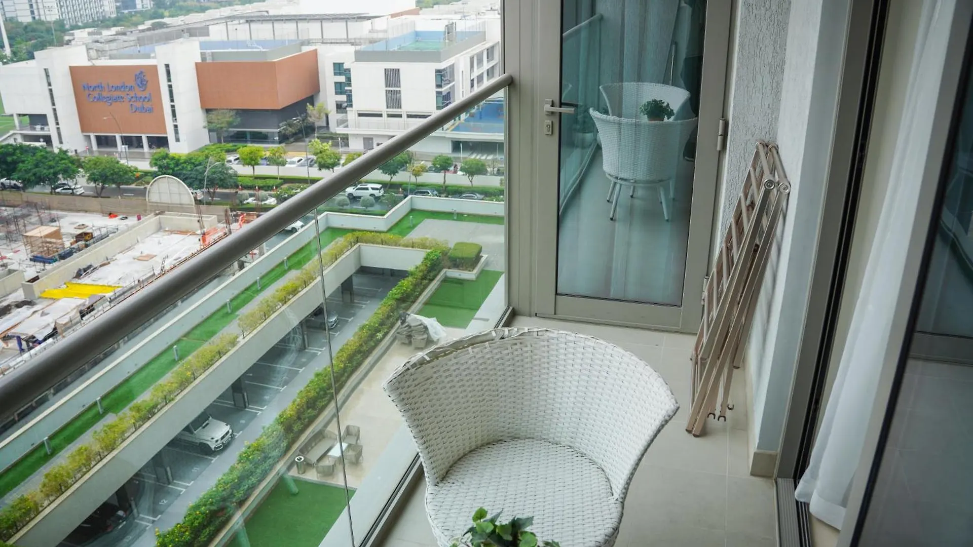 Vserve 2Br Perfect Blend Of Luxury Comfort & Convenience Dubai Lejlighed