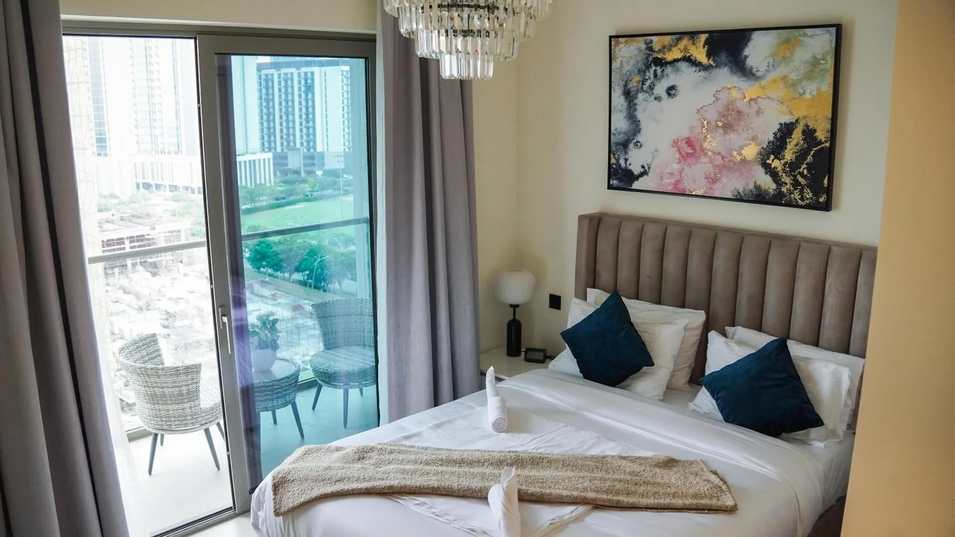 Vserve 2Br Perfect Blend Of Luxury Comfort & Convenience Dubai Lejlighed