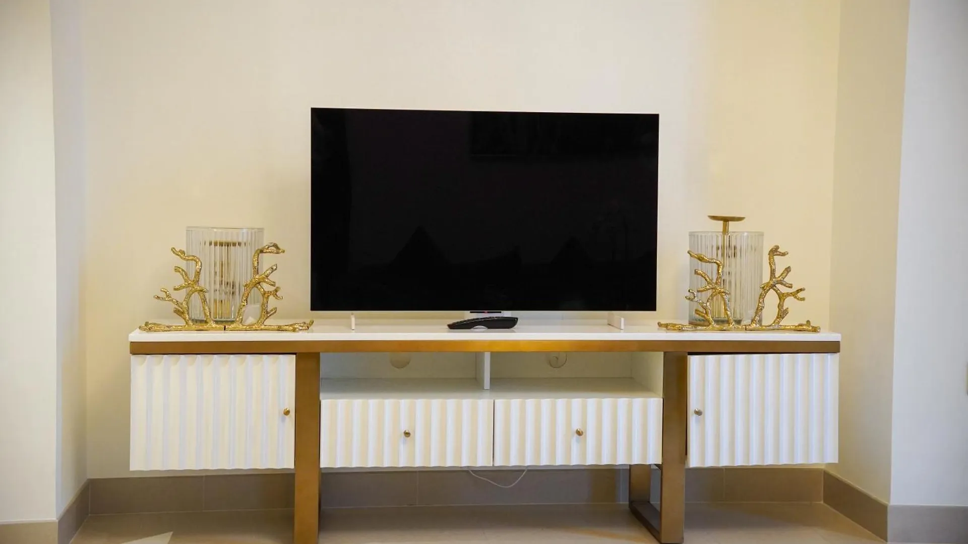 Vserve 2Br Perfect Blend Of Luxury Comfort & Convenience Dubai Forenede Arabiske Emirater